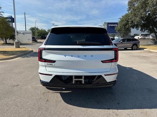 2025 Volvo EX90 Twin Motor Performance Plus 6-Seater