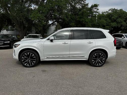 2025 Volvo XC90 Plug-In Hybrid T8 Plus 7-Seater