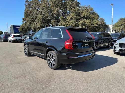 2025 Volvo XC90 B6 Plus 7-Seater