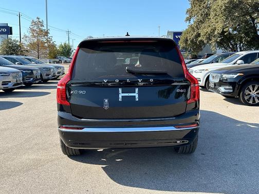 2025 Volvo XC90 B6 Plus 7-Seater