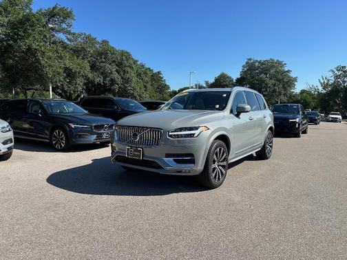 2025 Volvo XC90 B5 Core