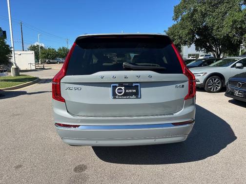 2025 Volvo XC90 B5 Core