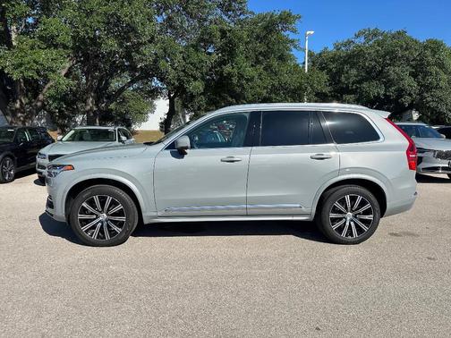 2025 Volvo XC90 B5 Core