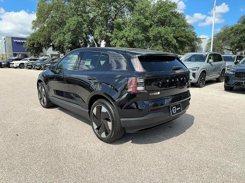 2025 Volvo EX30 Twin Motor Plus