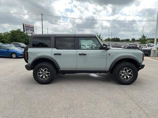 2023 Ford Bronco Badlands Advanced