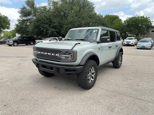 2023 Ford Bronco Badlands Advanced