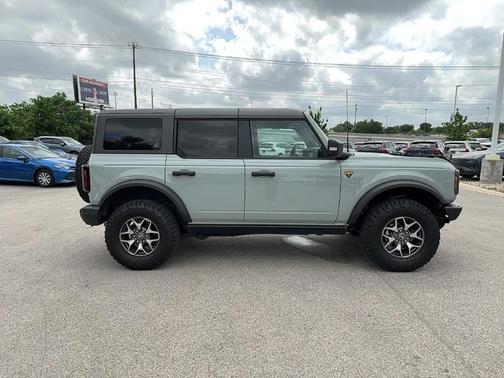 2023 Ford Bronco Badlands Advanced