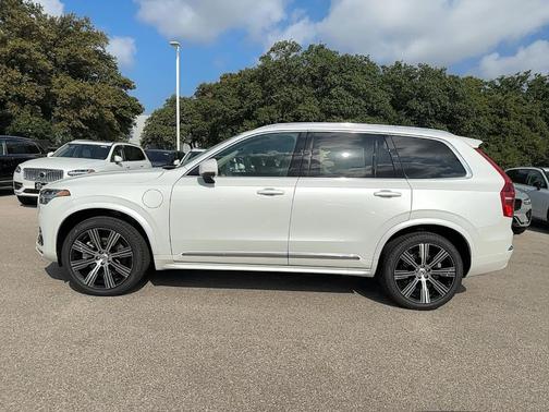 2025 Volvo XC90 Plug-In Hybrid T8 Core 7-Seater