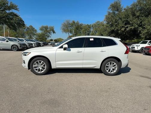 2021 Volvo XC60 T5 Momentum