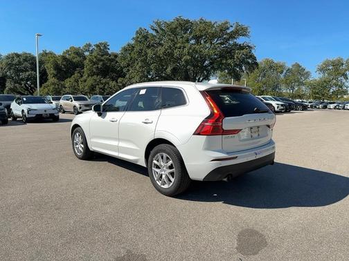 2021 Volvo XC60 T5 Momentum