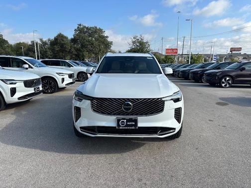 2026 Volvo XC90 B5 Core