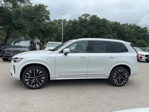 2025 Volvo XC90 Plug-In Hybrid T8 Ultra 7-Seater