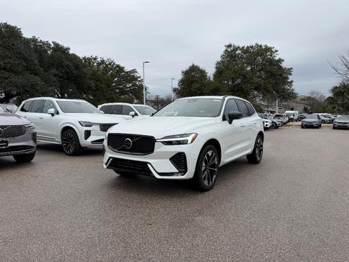 2026 Volvo XC60 B5 Plus
