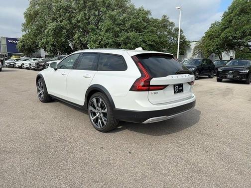 2025 Volvo V90 Cross Country B6 Ultra