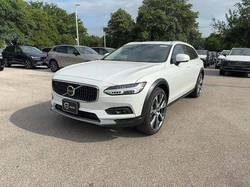 2025 Volvo V90 Cross Country B6 Ultra