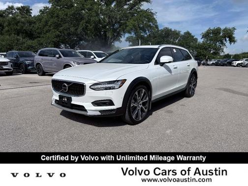 Crystal White 2025 Volvo V90 Cross Country B6 Ultra