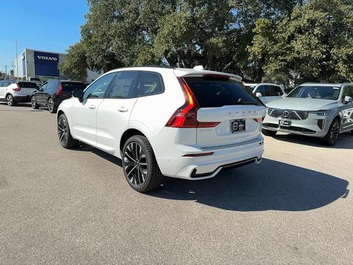 2026 Volvo XC60 B5 Ultra