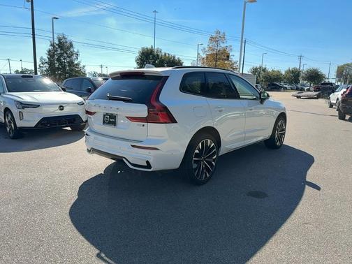 2026 Volvo XC60 B5 Ultra