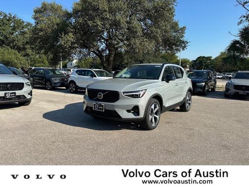 2026 Volvo XC40 B5 Plus
