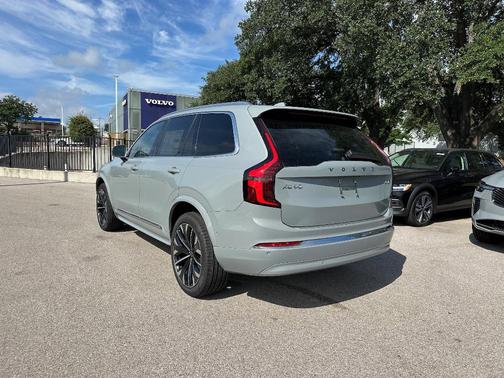 2026 Volvo XC90 B6 Plus 7-Seater