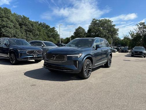 2026 Volvo XC90 T8 PLUS 7-SEATER
