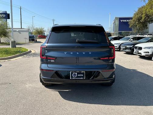 2025 Volvo EX90 Twin Motor Plus