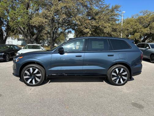 2025 Volvo EX90 Twin Motor Plus