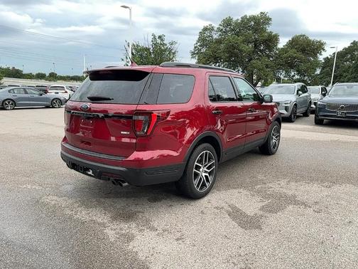 2019 Ford Explorer sport