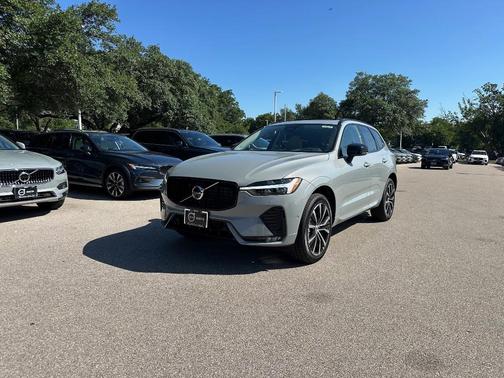 2025 Volvo XC60 B5 Plus