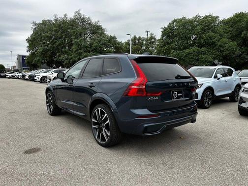 2025 Volvo XC60 B5 Ultra