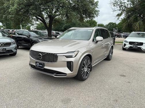 2025 Volvo XC90 B6 Ultra