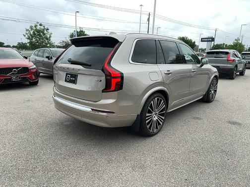 2025 Volvo XC90 B6 Ultra