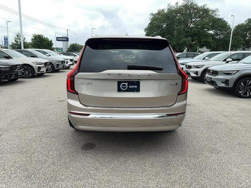 2025 Volvo XC90 B6 Ultra