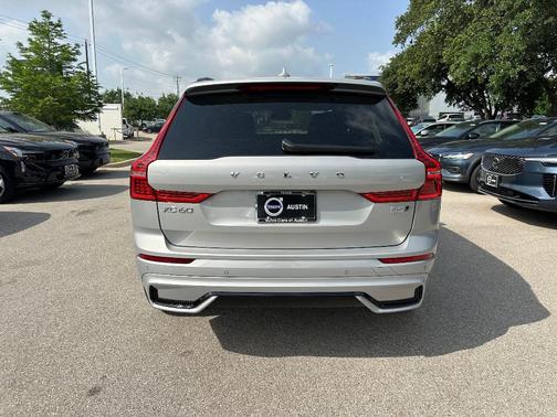 2025 Volvo XC60 B5 Core