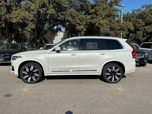 2025 Volvo XC90 Plug-In Hybrid T8 Plus 7-Seater