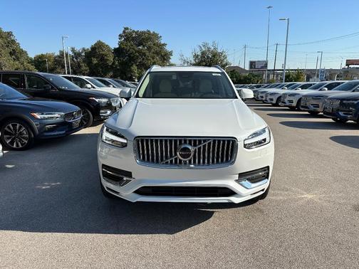 2025 Volvo XC90 Plug-In Hybrid T8 Plus 7-Seater