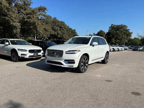 2025 Volvo XC90 Plug-In Hybrid T8 Plus 7-Seater