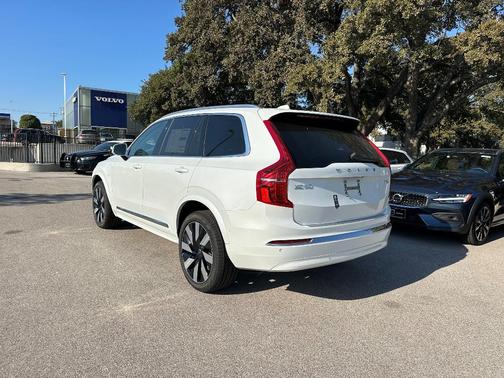 2025 Volvo XC90 Plug-In Hybrid T8 Plus 7-Seater