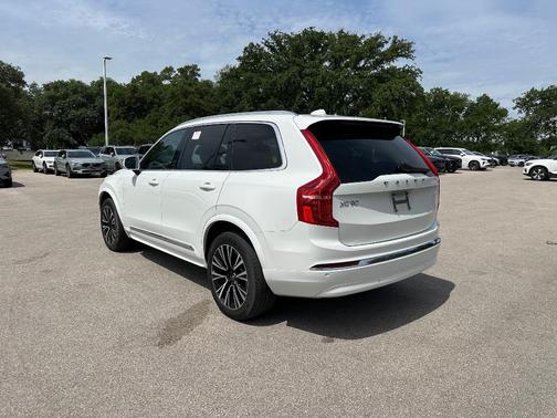 2023 Volvo XC90 Recharge Plug-In Hybrid T8 Core Bright Theme
