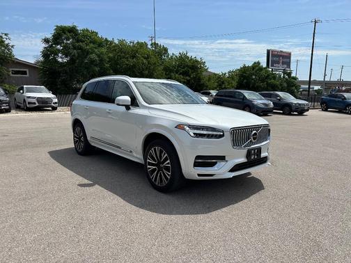 2023 Volvo XC90 Recharge Plug-In Hybrid T8 Core Bright Theme