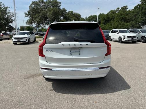 2023 Volvo XC90 Recharge Plug-In Hybrid T8 Core Bright Theme