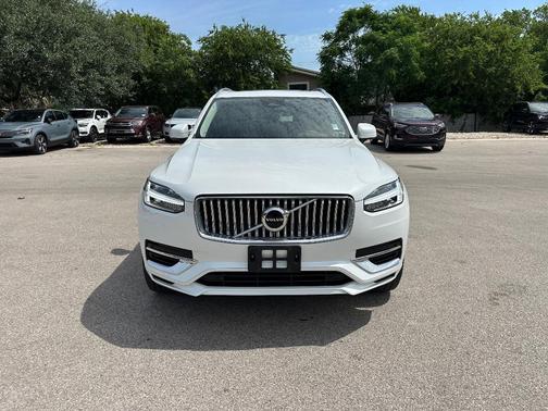 2023 Volvo XC90 Recharge Plug-In Hybrid T8 Core Bright Theme