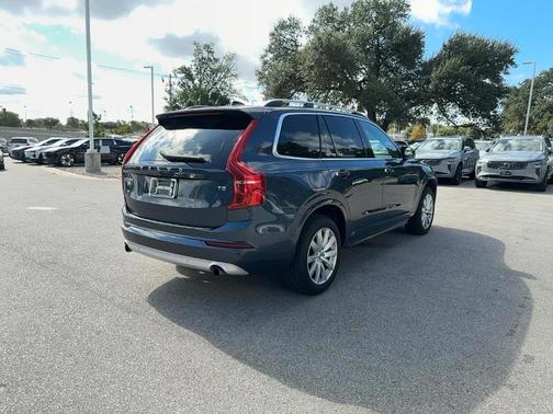 2018 Volvo XC90 T5 Momentum
