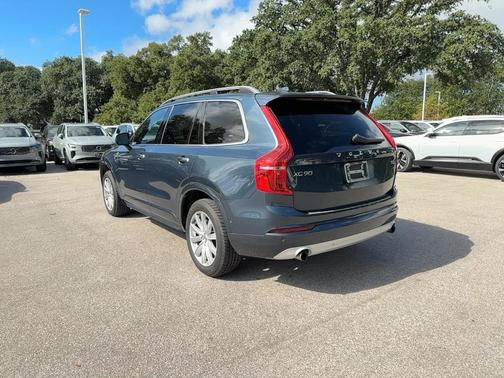 2018 Volvo XC90 T5 Momentum