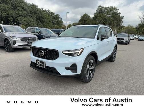 2026 Volvo XC40 B5 Core