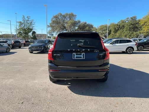 2023 Volvo XC90 B5 Core
