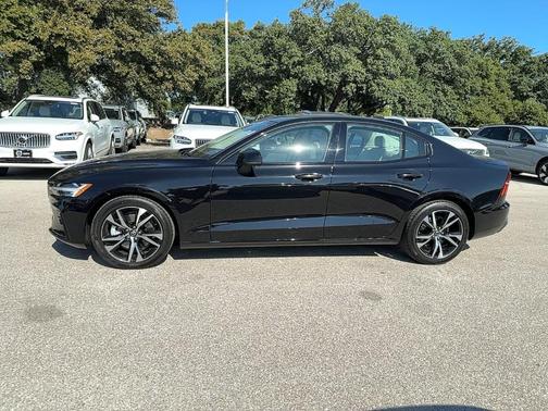 2024 Volvo S60 B5 Core Dark Theme