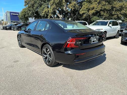 2024 Volvo S60 B5 Core Dark Theme