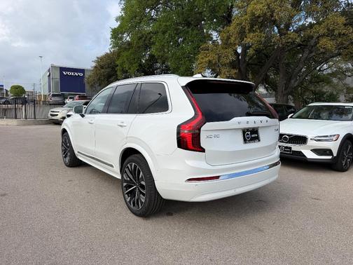 Crystal White 2026 Volvo XC90 B6 Ultra 7-Seater