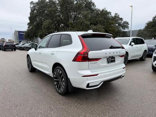 2026 Volvo XC60 B5 Ultra